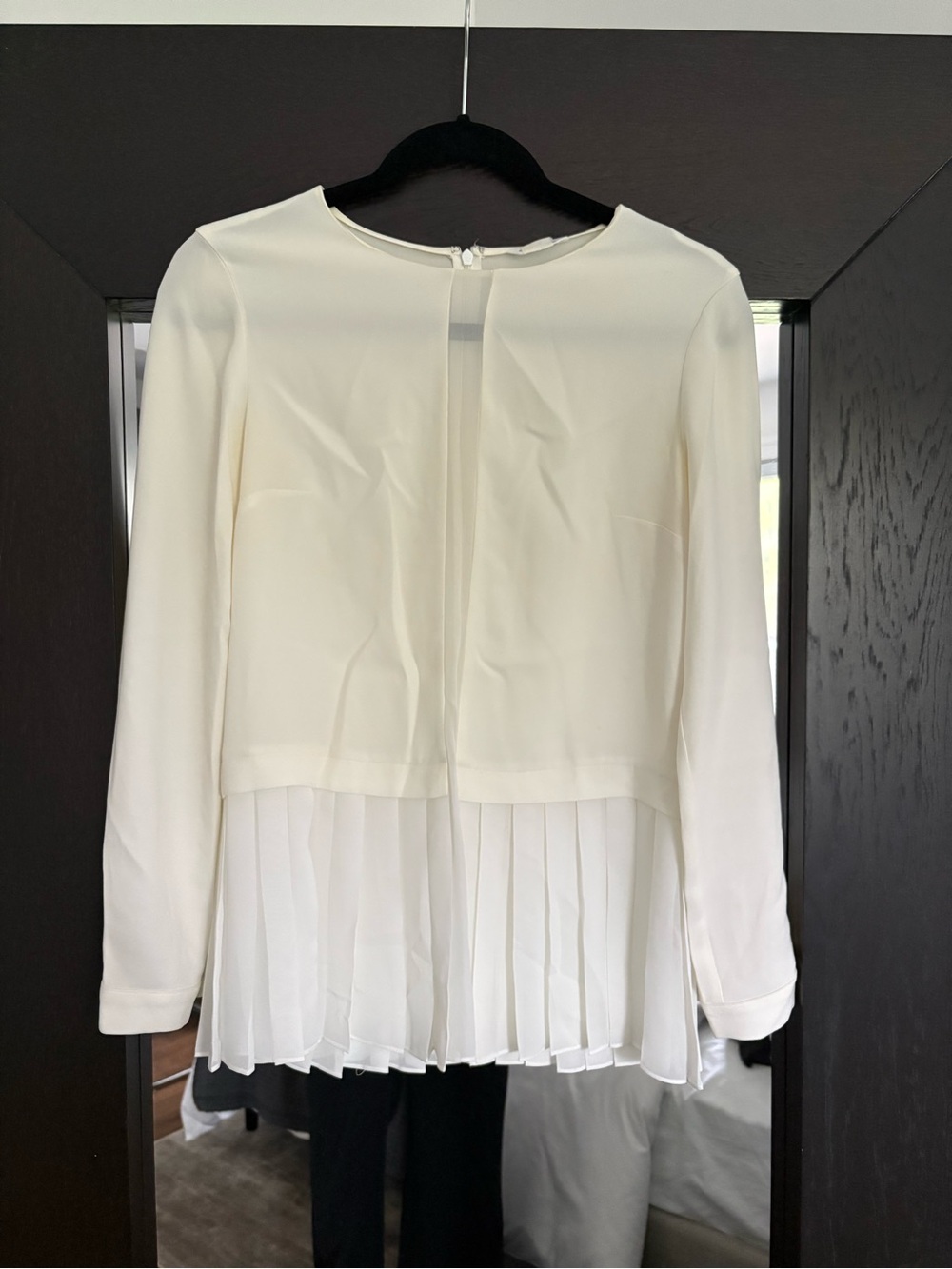 Club Monaco Cream Pleated-Hem Long Sleeve Blouse